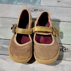 Gold Stride Rite Shoes sz 10.5M Little Girls